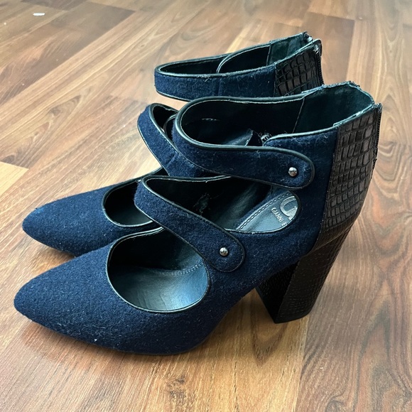 Gianni Bini Navy Wool/Croc Block Heels - Picture 6 of 7